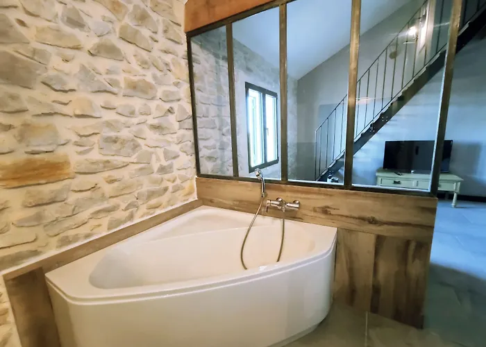 Manoir Du Marquis De Montcalm Bed & Breakfast 3*